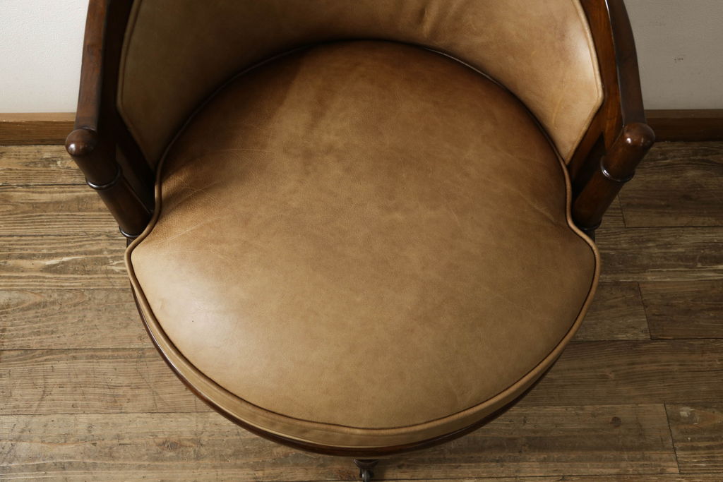 中古　DREXEL HERITAGE(ドレクセルヘリテイジ) Upholstery(アップホルスタリー)　本革製の優雅なキャスター付きデスクチェア(ゲームチェア、回転チェア、椅子)(R-056709)