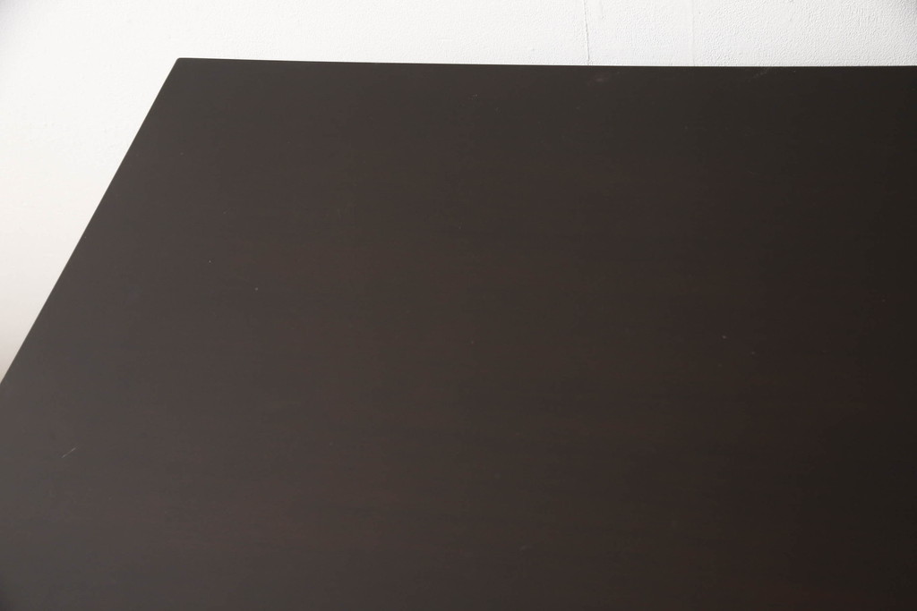 中古　arflex(アルフレックス)　BONTE(ボンテ)　Cini Boeri(チニ・ボエリ)デザイン　シンプルながらスタイリッシュな佇まいが魅力の4人掛けダイニングテーブル(6人掛け、作業台、食卓)(定価約25万円)(R-065956)