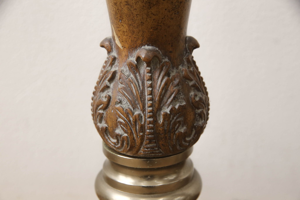 中古　海外製　高級品　西村貿易取り扱い　細やかな装飾が魅力の燭台2台セット(キャンドルスタンド、ろうそく立て、一対)(R-065966)