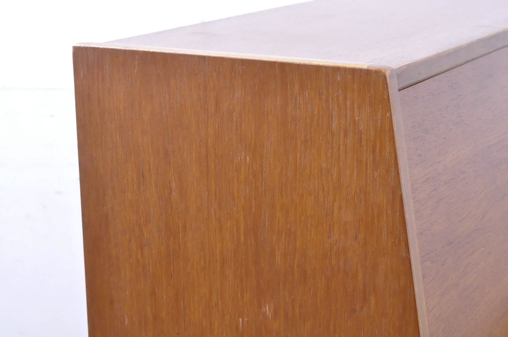 ヴィンテージ家具　北欧ビンテージ　チーク材　木の温もりとスタイリッシュで飽きのこないデザインが魅力のライティングビューロー(簿記机、在宅ワーク、在宅用デスク)(R-065877)
