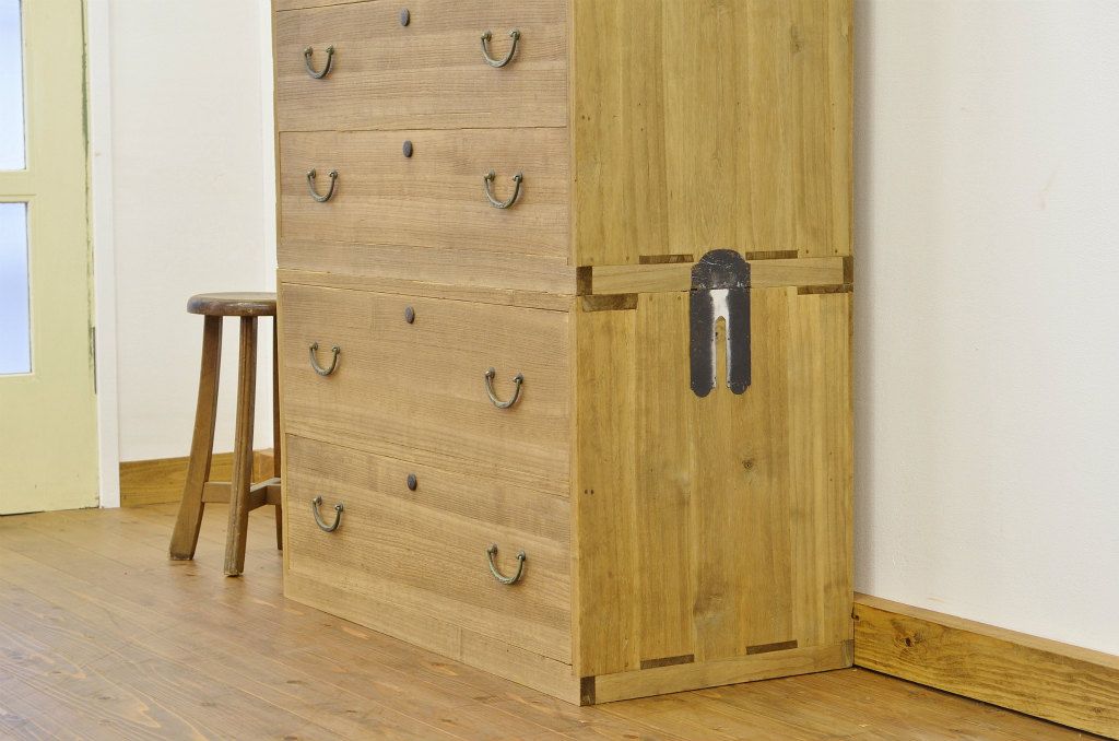 レトロ家具　◇昭和レトロ　ダイヤガラス入り重ね桐箪笥　アンティーク(桐たんす)