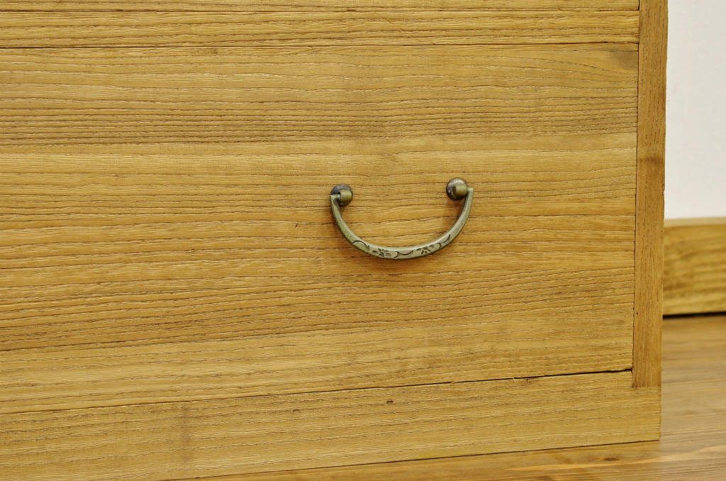 レトロ家具　◇昭和レトロ　ダイヤガラス入り重ね桐箪笥　アンティーク(桐たんす)