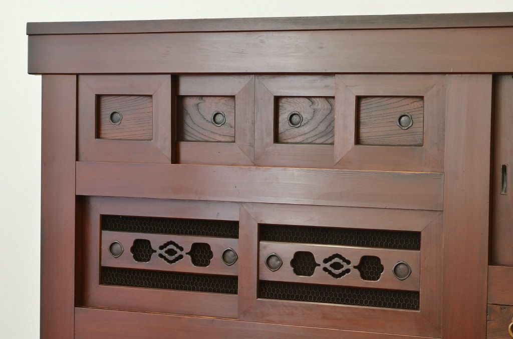 アンティーク家具　古民具 骨董 造りのとても良い変わり型水屋箪笥(のぼり付き)