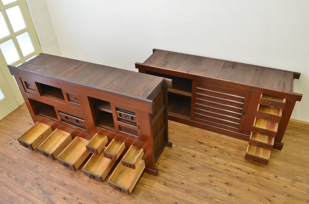 アンティーク家具　古民具 骨董 造りのとても良い変わり型水屋箪笥(のぼり付き)