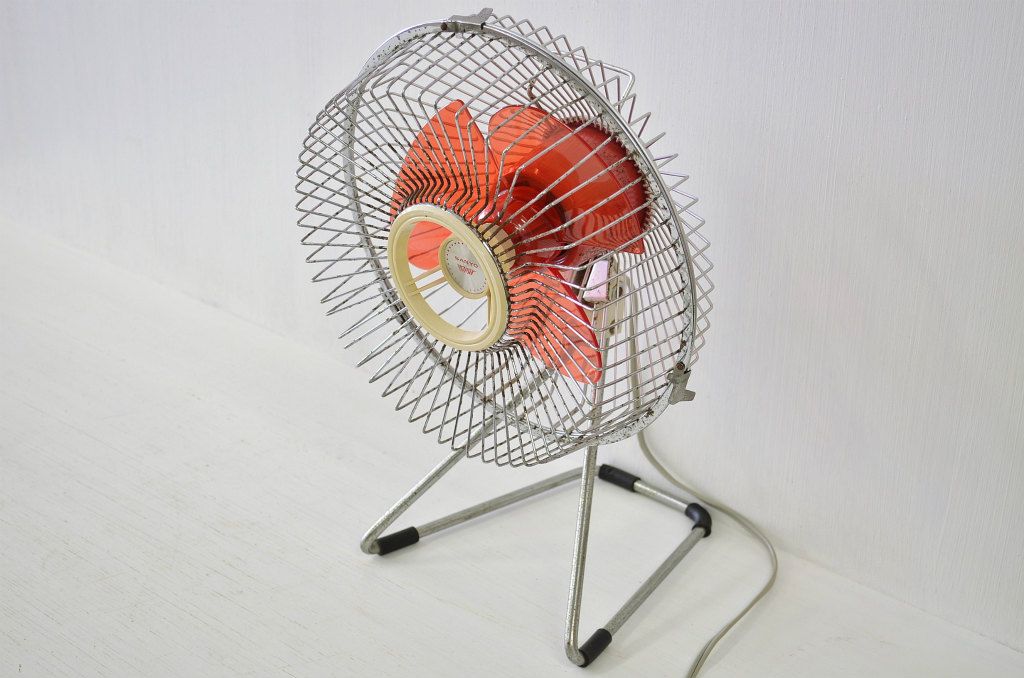 アンティーク雑貨　古いサンヨー・レトロな扇風機