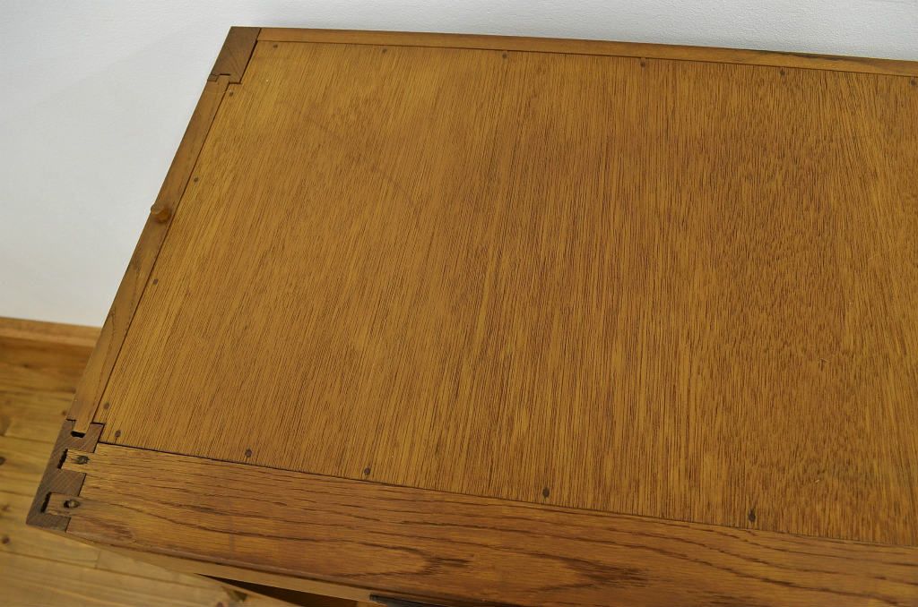 レトロ家具　☆昭和レトロ　ナラ材のモールガラス二段重ね収納棚(食器棚)
