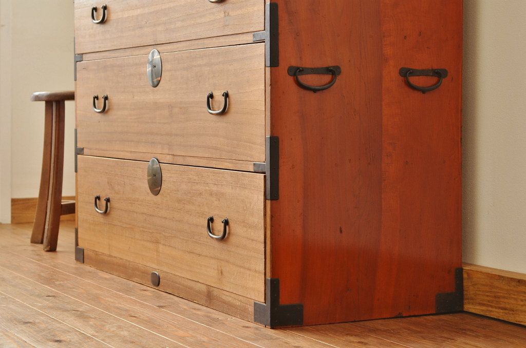 アンティーク家具　シンプルでとてもきれいな時代箪笥(アンティーク・たんす・チェスト)