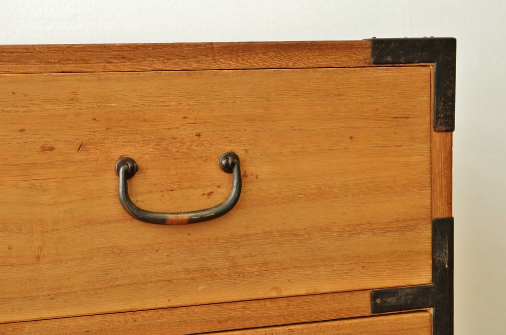 アンティーク家具　シンプルでとてもきれいな時代箪笥(アンティーク・たんす・チェスト)