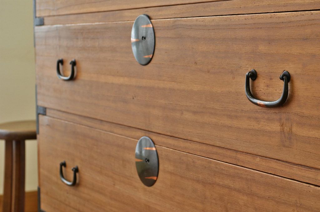 アンティーク家具　シンプルでとてもきれいな時代箪笥(アンティーク・たんす・チェスト)