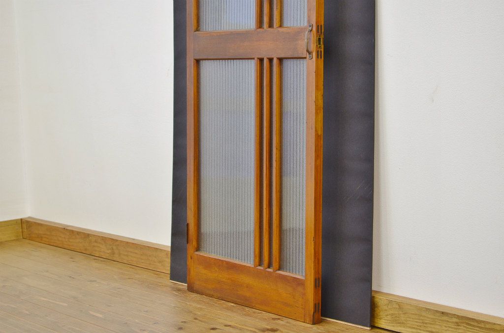 素敵なデザインの銀モールガラス入り細身のドア(扉・建具)
