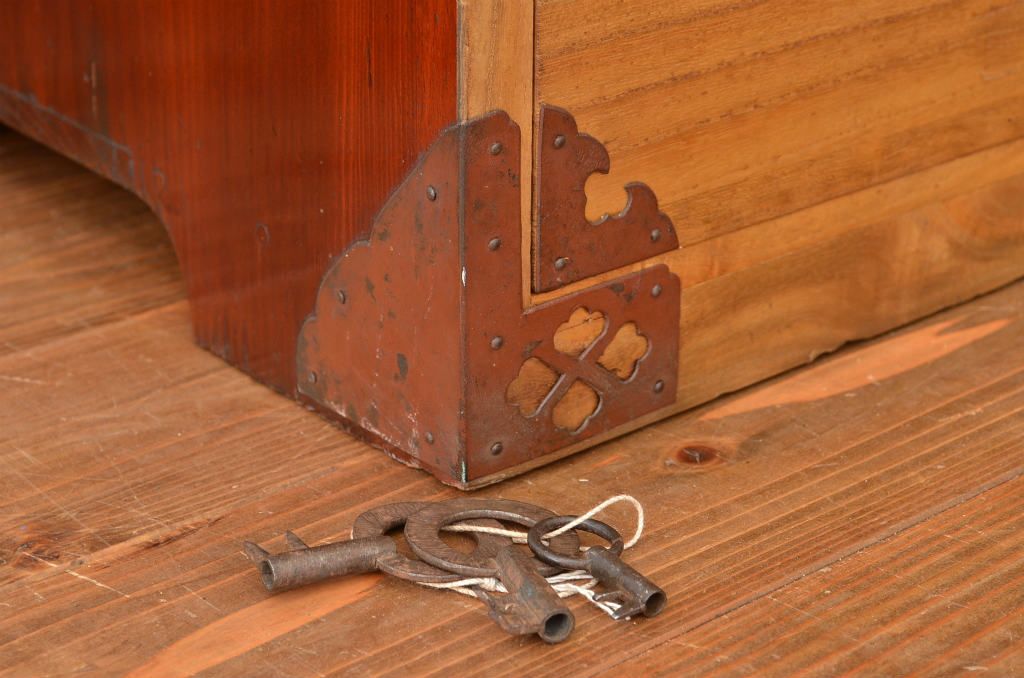 アンティーク家具　古民具・骨董 状態の良い最上箪笥(時代箪笥)