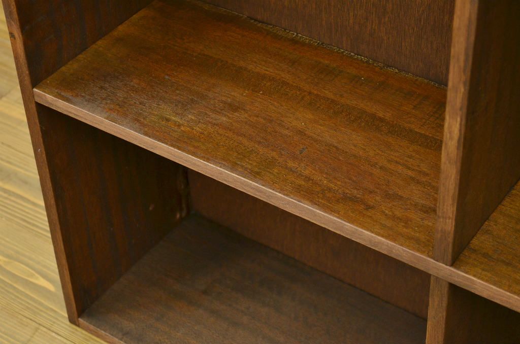 アンティーク家具　アンティーク 古い木のシンプルな飾り棚(本棚)