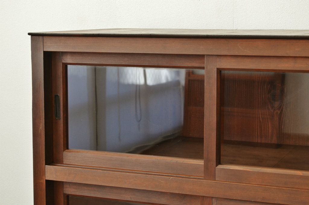 アンティーク家具　アンティーク 古い木のシンプルな収納棚(食器棚)