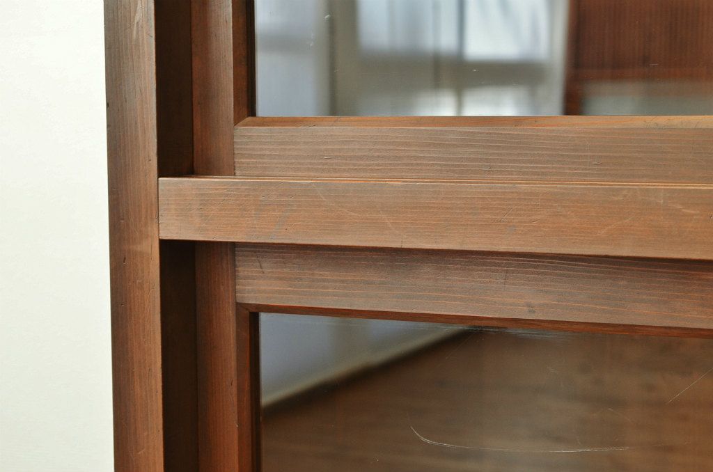 アンティーク家具　アンティーク 古い木のシンプルな収納棚(食器棚)