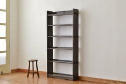 アンティーク家具　★大ぶりでシンプルなアンティーク本棚(飾り棚)