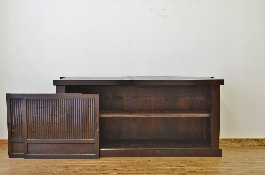 アンティーク家具　古民具・骨董 重厚な水屋箪笥サイドボード