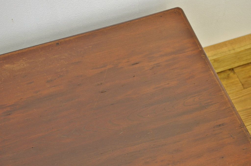 アンティーク家具　古い栓材の小ぶりな文机(片袖机・テーブル)
