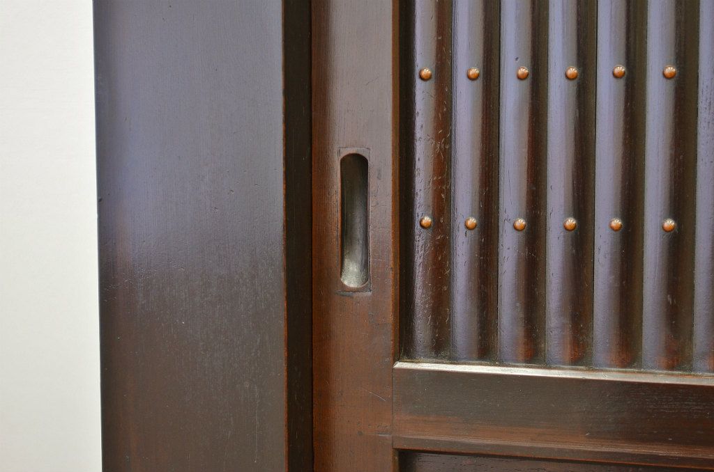 アンティーク家具　古民具・骨董 重厚な近江水屋箪笥サイドボード
