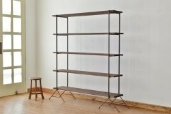 アンティーク家具　☆アイアンの薄型飾り棚(中)(陳列棚)