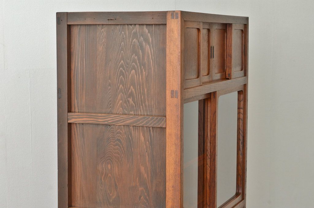 アンティーク家具　古民具・骨董　前面欅!端正な作りののアンティーク茶箪笥(水屋箪笥)