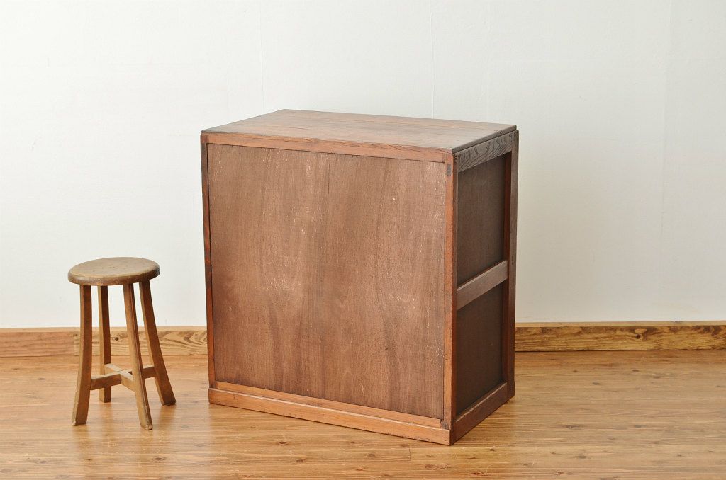アンティーク家具　アンティーク　シックな欅の4杯引き出し収納棚(戸棚・小引き出し)