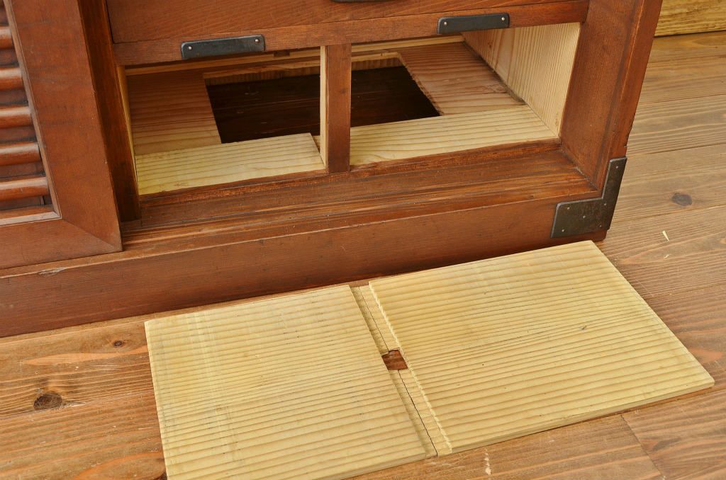 アンティーク家具　古民具・骨董 明治時代の極厚金具の極上帳場箪笥(収納棚・引き出し)