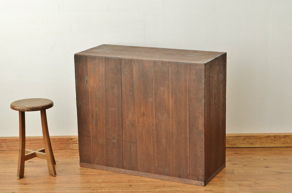 アンティーク家具　古民具・骨董 総桐のシックな収納棚(茶箪笥・戸棚)