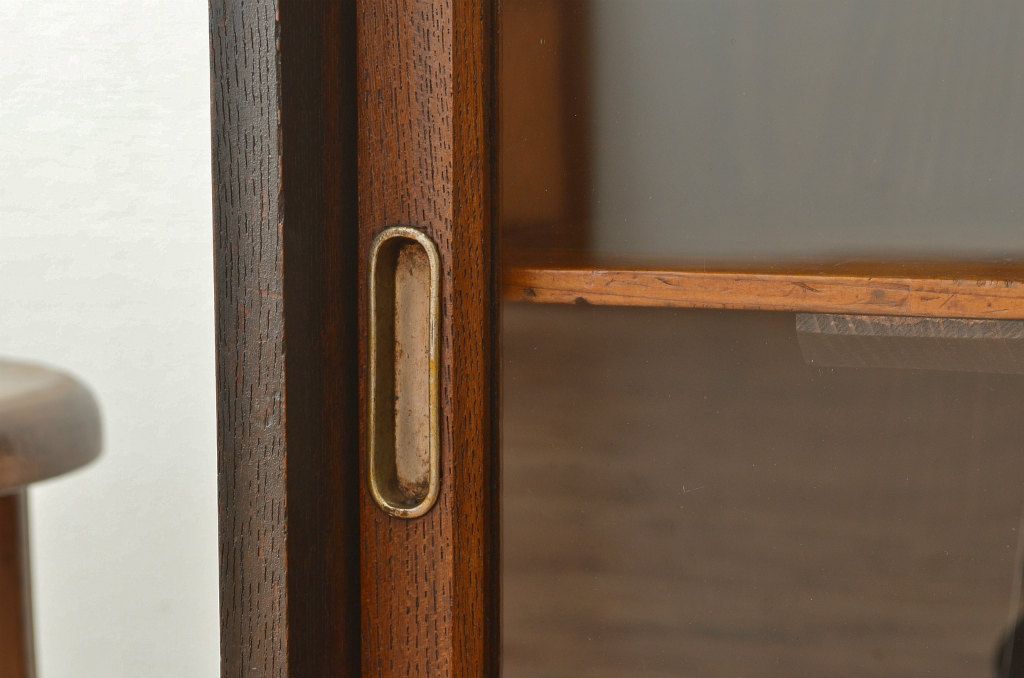 アンティーク家具　アンティーク 古い木の小ぶりな引き出し付収納棚(本箱)