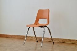 ●中古 Brunswick(ブランズウィック)モダンなシェルチェア(ボウリング・椅子・いす)