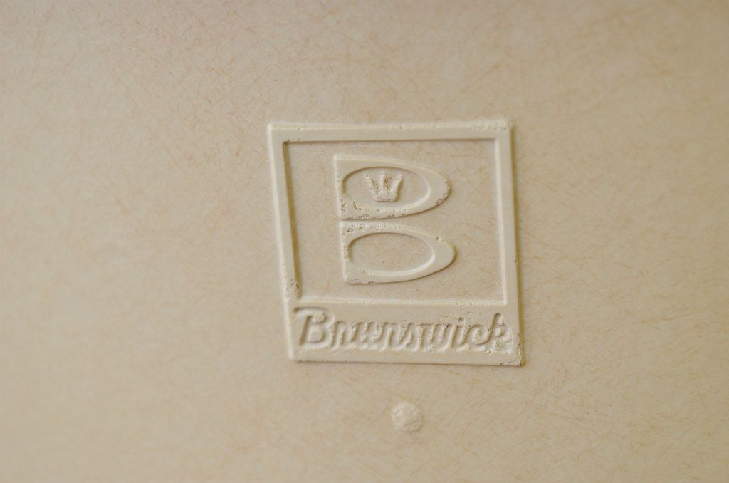 中古 Brunswick(ブランズウィック)モダンなシェルチェア(ボウリング・椅子・いす)