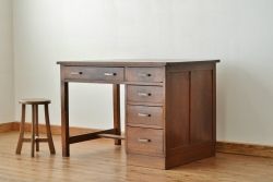 アンティーク家具　アンティーク 古いナラ材のシックな片袖机(作業台・テーブル)