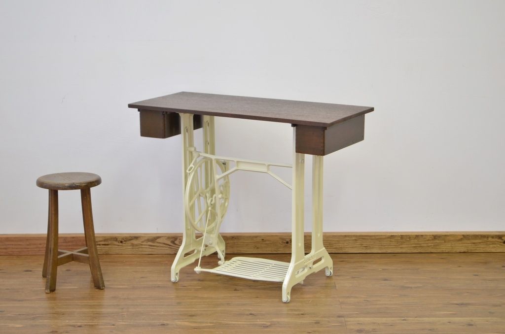 白いペイントのかわいいリメイクミシンテーブル(ミシン台)(JANOME)作業台