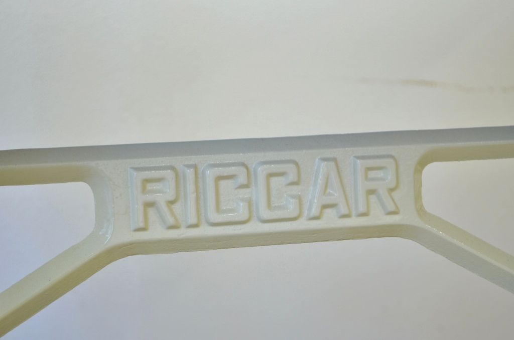 白いペイントのかわいいリメイクミシンテーブル(RICCAR)作業台
