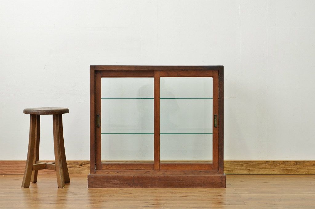 アンティーク家具　アンティーク 古い木のシンプルなガラスケース(ショーケース)