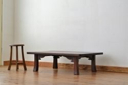 アンティーク家具　高級杉材　厚みのある杉材のシックな座卓(机、テーブル、座机)