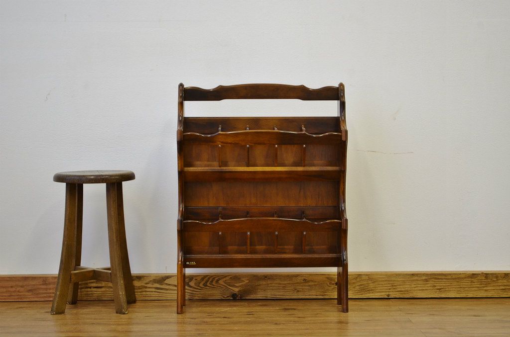 中古　カリモク製のスリッパラック