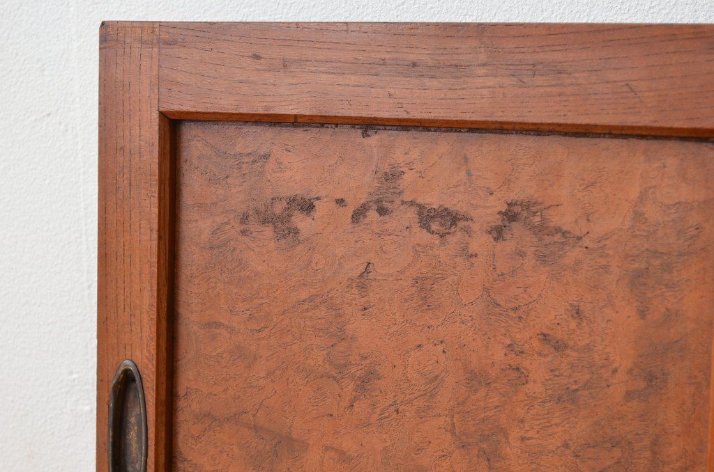 古民具・骨董　欅の玉杢無垢材で作られた小さな引き戸2枚セット(2)