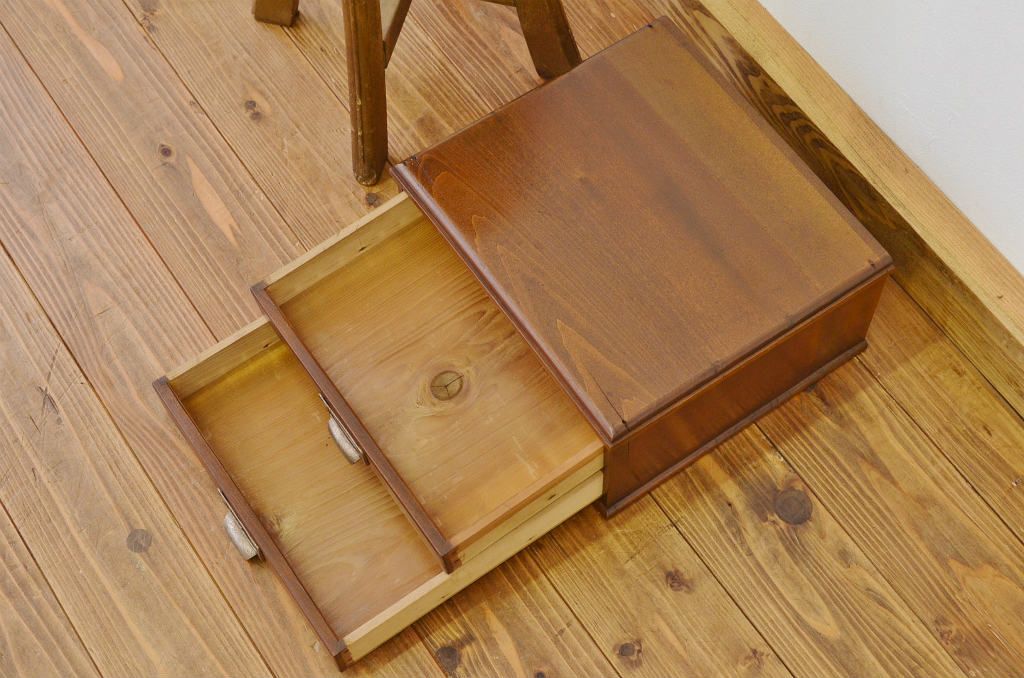 レトロ家具　昭和レトロ　小さな2杯小引き出し(ネームプレート付き)