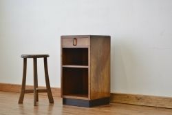アンティーク家具　収納たっぷり!引き出し付き小振りな飾り棚(サイドテーブル)