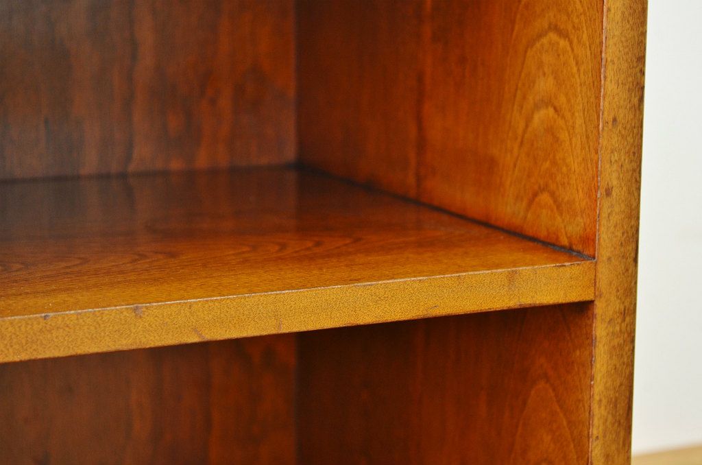 アンティーク家具　収納たっぷり!引き出し付き小振りな飾り棚(サイドテーブル)