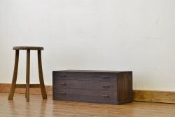 アンティーク家具　アンティーク　珍品!小振りな総桐造りの横長小引き出し