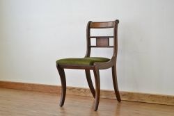 ヴィンテージ家具　イギリスビンテージ(ヴィンテージ)・雰囲気の良いシックなダイニングチェア