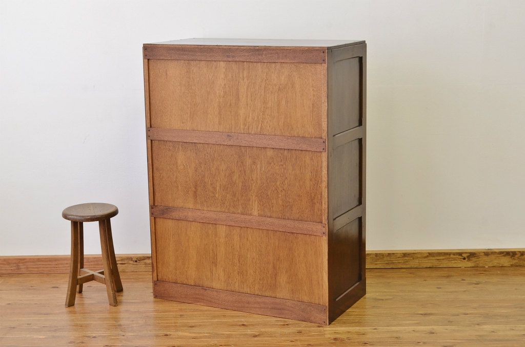 レトロ家具　昭和レトロ 重厚なアンティークチェスト(引き出し・ドロワー)