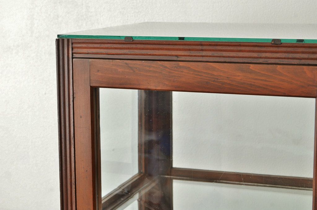 アンティーク家具　人気の縦型!古い木の鉄脚ガラスケース(ショーケース)