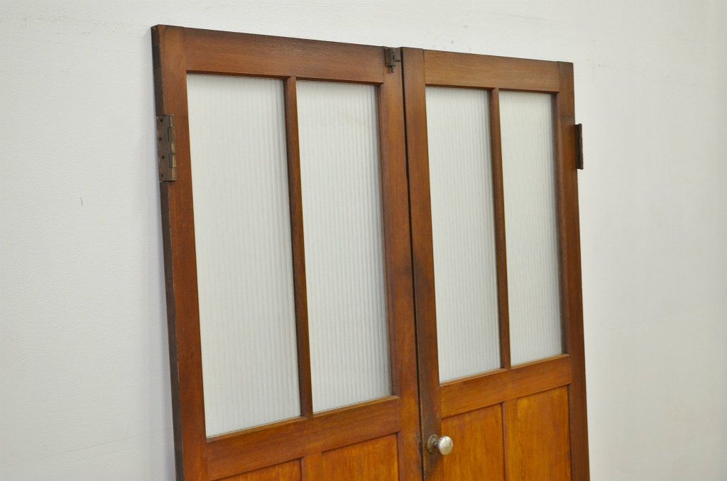★アンティーク シックな観音開きの銀モールガラスドア一対(扉・建具)
