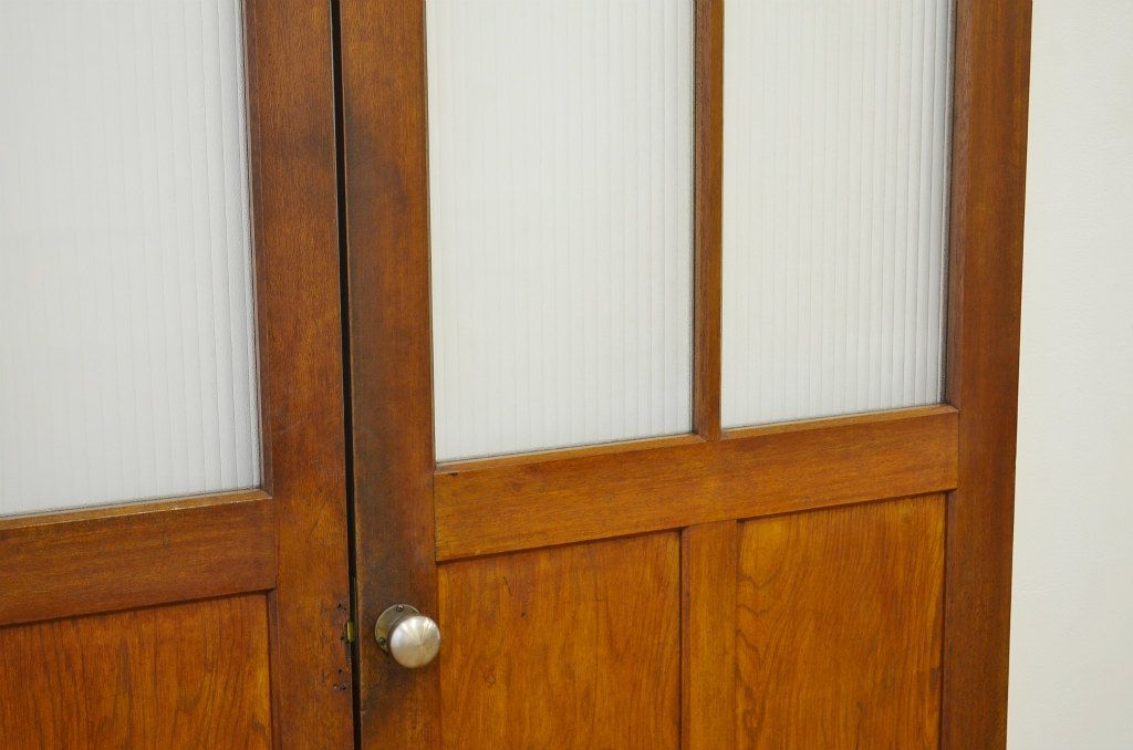 ★アンティーク シックな観音開きの銀モールガラスドア一対(扉・建具)