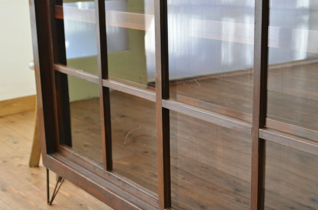 アンティーク家具　アンティーク 古い木の鉄脚付収納棚?