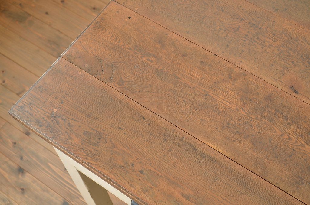 アンティーク家具　天板ナラ材の引き出し付き大型ペイント作業台(1)
