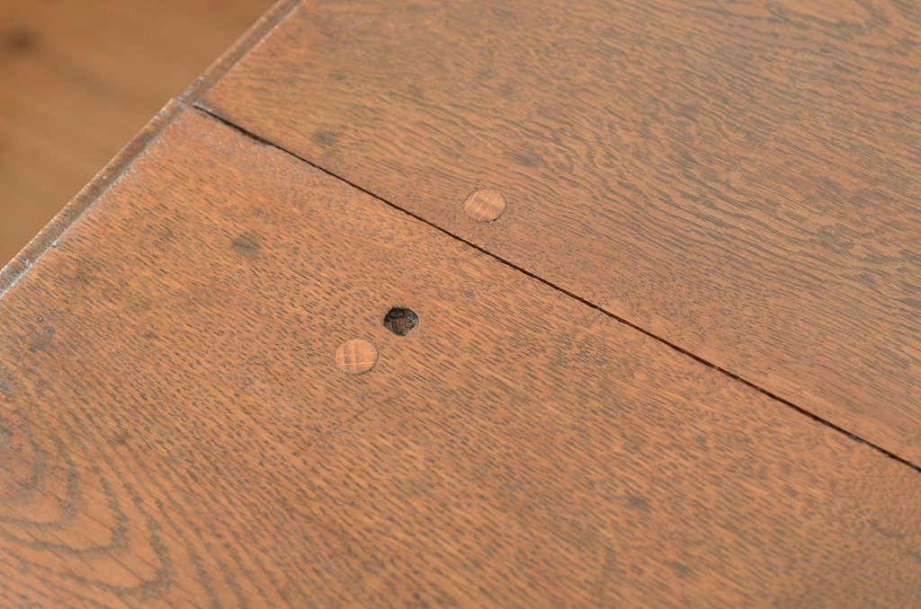 アンティーク家具　天板ナラ材の引き出し付き大型ペイント作業台(1)
