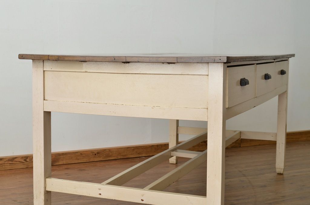 アンティーク家具　天板ナラ材の引き出し付き大型ペイント作業台(1)